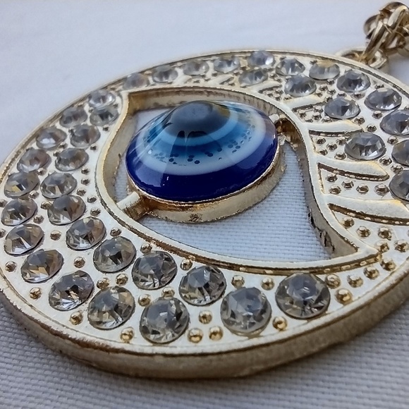 Big & Garish Gold Tone & Rhinestone Studded Evil Eye Pendant on 20" Faux Chain - Picture 7 of 8